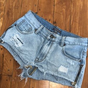 Jean shorts with side zip